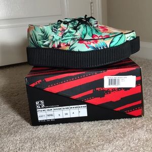 T.U.K TROPICAL VIVA MONDO CREEPERS Size 7 US Women